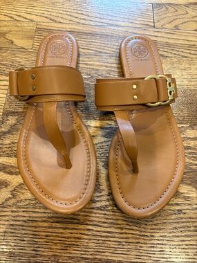 Tory Burch Cognac Leather Thong Sandals with Gold Buckle